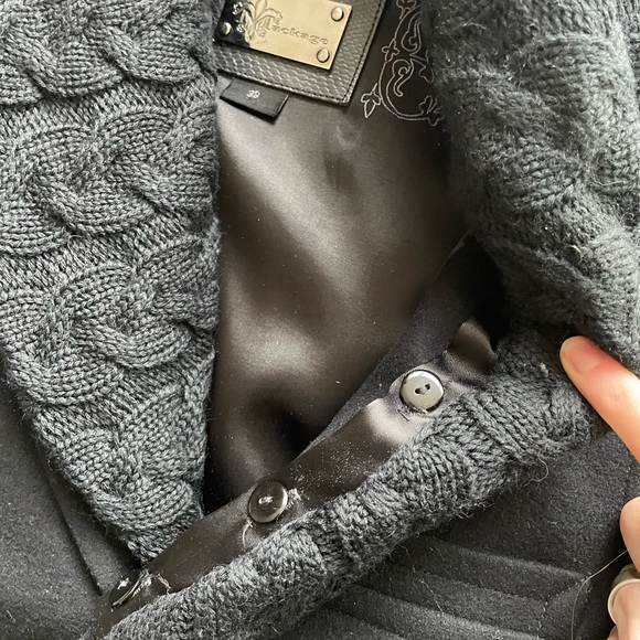 Men’s Mackage wool coat with removable collar. Excellent condition. - Picture 4 of 6